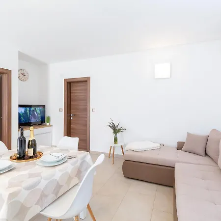 Gioia With Terrace Appartement *