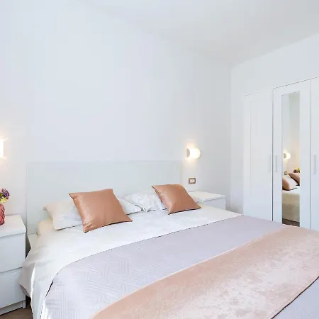 Gioia With Terrace شقة