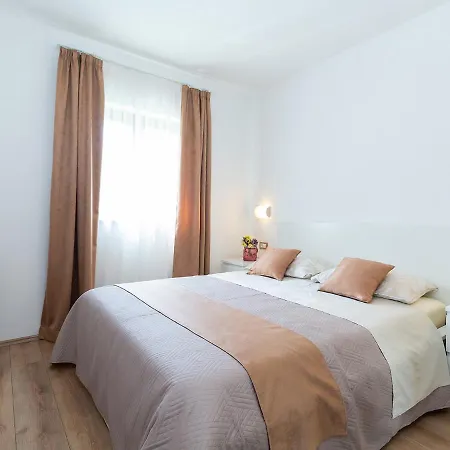 Gioia With Terrace بوريتش